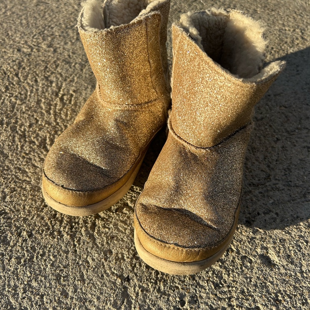Toddlers UGG Gold Glitter Shearling Boots size 10